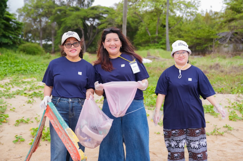 Moshi Moshi Organizes Beach Cleanup Activity Under "Give Back to Earth" Project in Rayong