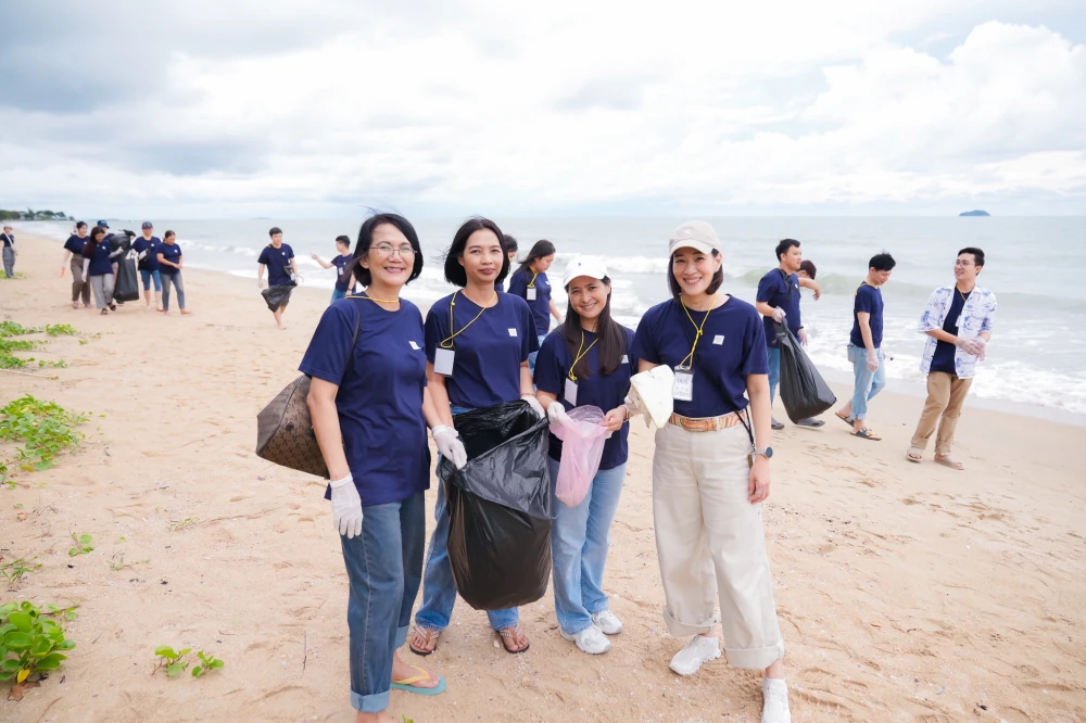 Moshi Moshi Organizes Beach Cleanup Activity Under "Give Back to Earth" Project in Rayong