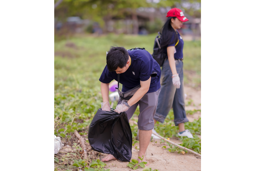 Moshi Moshi Organizes Beach Cleanup Activity Under "Give Back to Earth" Project in Rayong