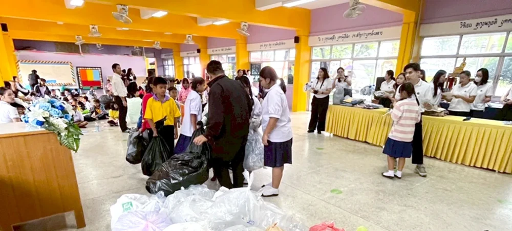 Moshi Moshi Continues "Give Back to Earth" Environmental Education Initiative at Wat Moli School