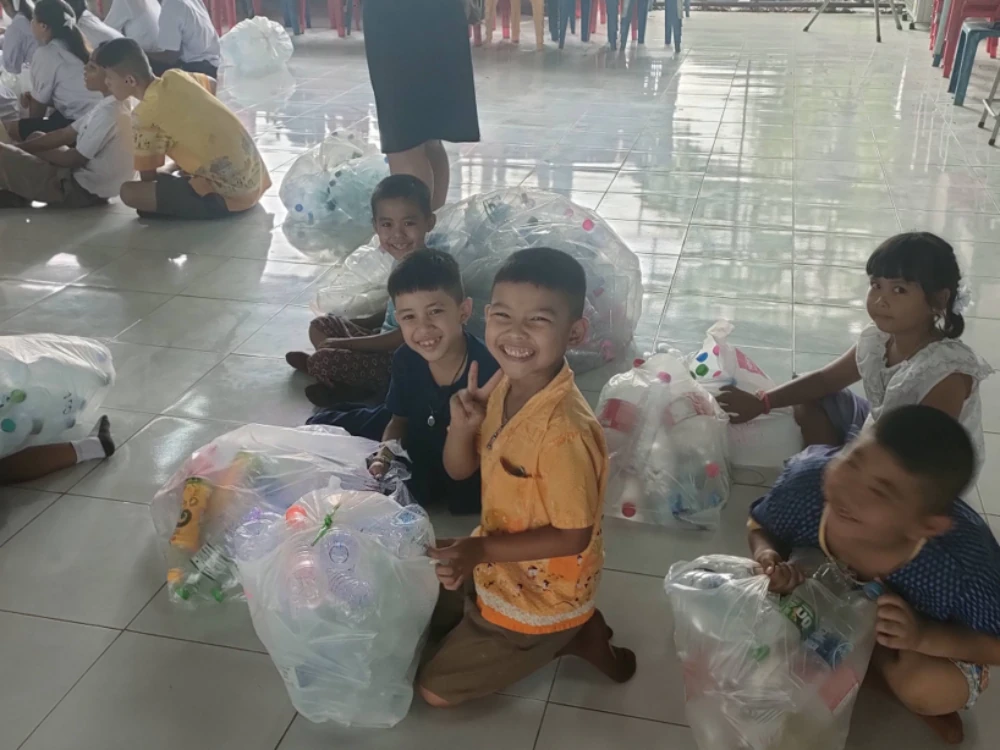 โมชิ โมชิ สานต่อโครงการ "Give Back to Earth" ณ โรงเรียนวัดดีบอน จ.ราชบุรี